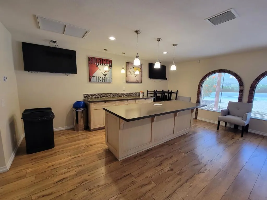 CLUBHOUSE BAR ENTERTAINING AREA