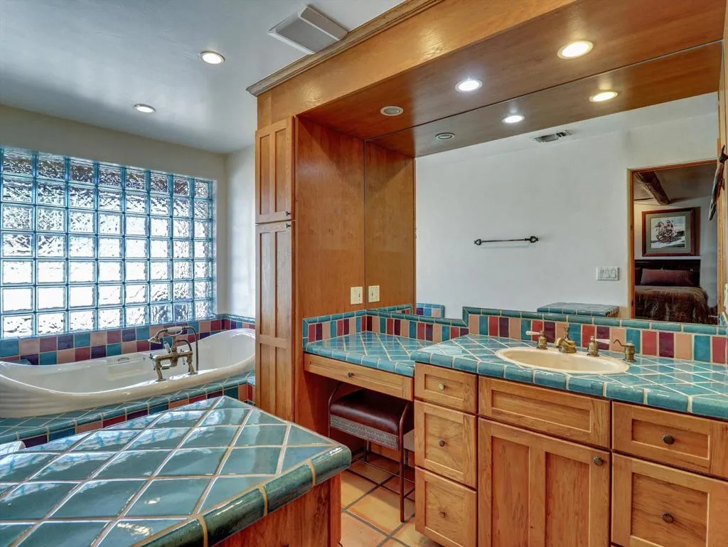 20-72952 Cabazon Peak Dr-20