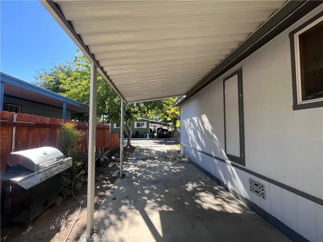 SIDE ENTRANCE
