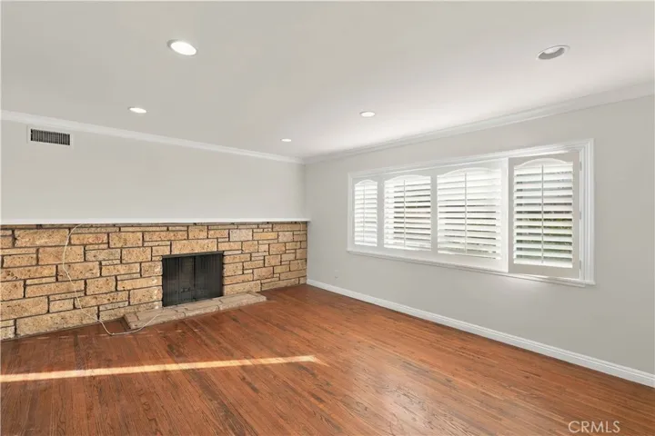 Family Room w/ fireplace