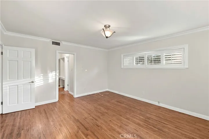 Master Bed w/ bath