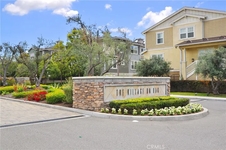 This property is located in " The Village On Oak ", the most sought after community in South Bay