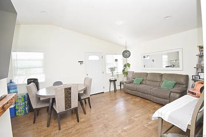 TOP UNIT WITH VAULTED CEILINGS