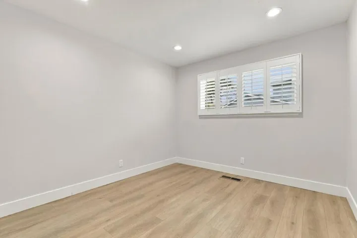 1st Floor Bedroom/Office