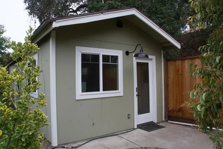 Outbuilding (Studio/Workshop)