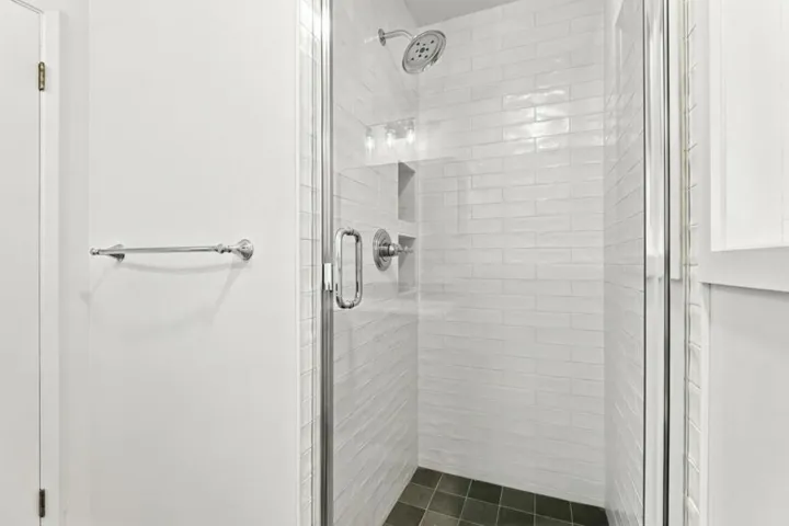 1st Floor Bath