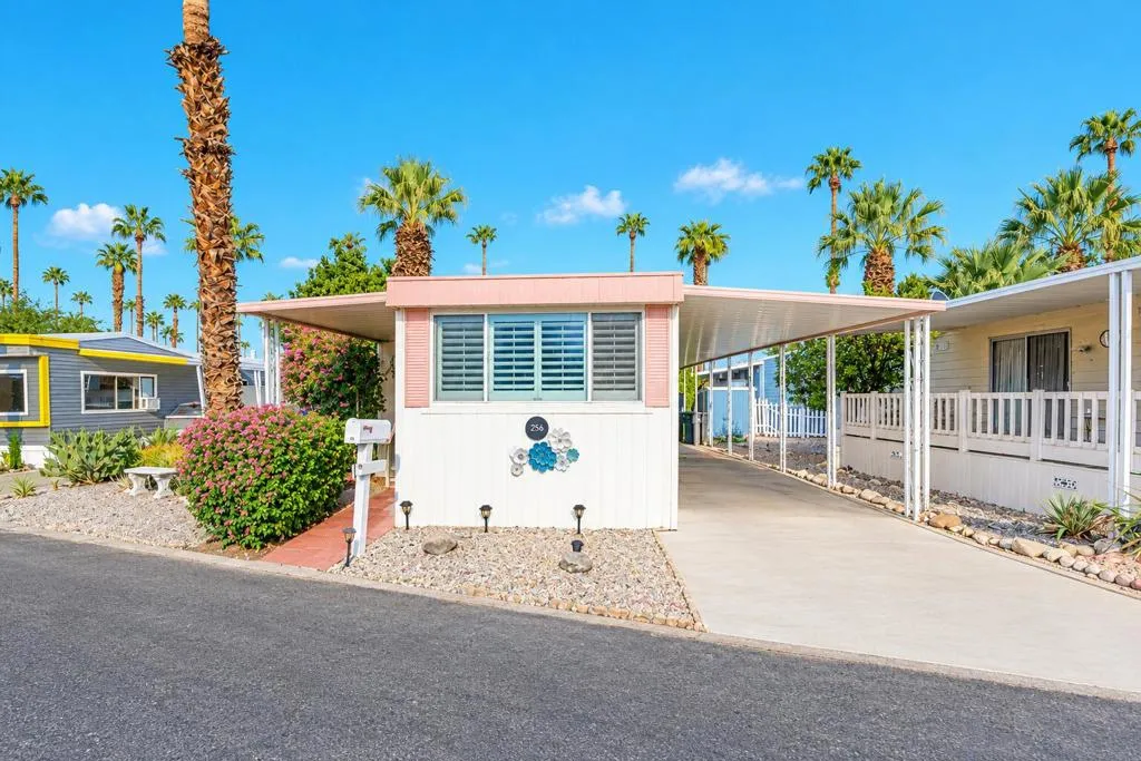 Sunlit Mid-Century Desert Mobile Home