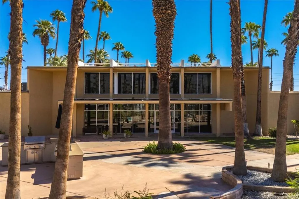 57-Royal Palms (4)