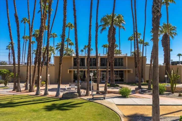 56-Royal Palms (3)