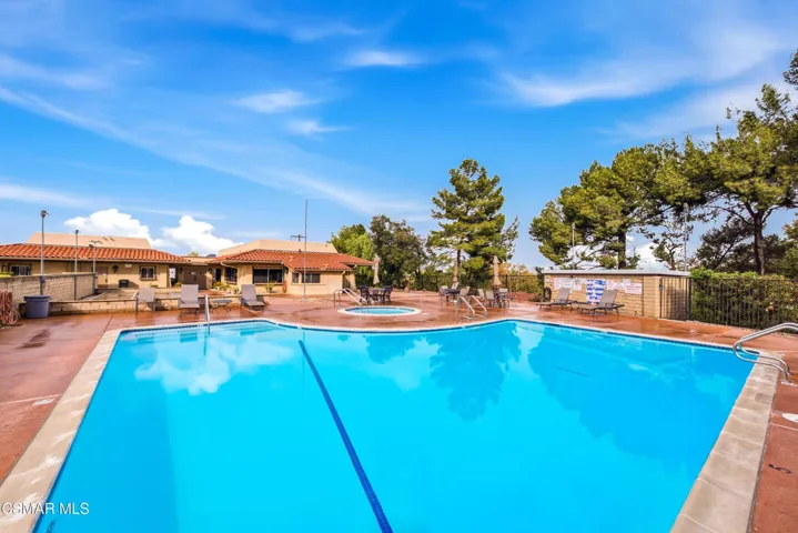 Pool/Club House
