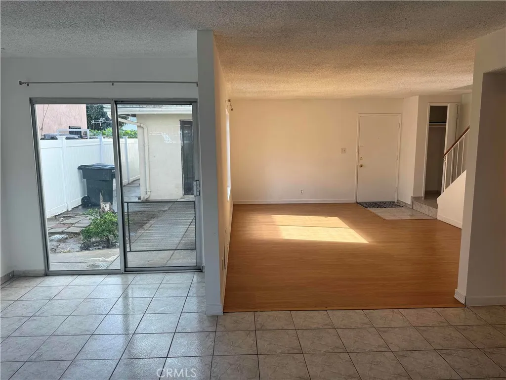 dining area / living room