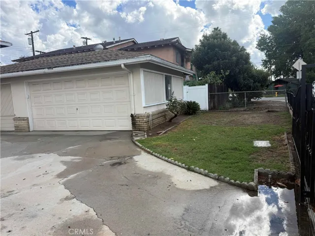 driveway / ft yard