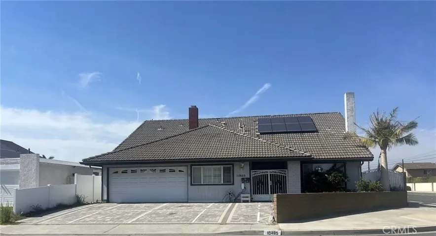 Welcome to 10485 La Sombra Ave/Corner