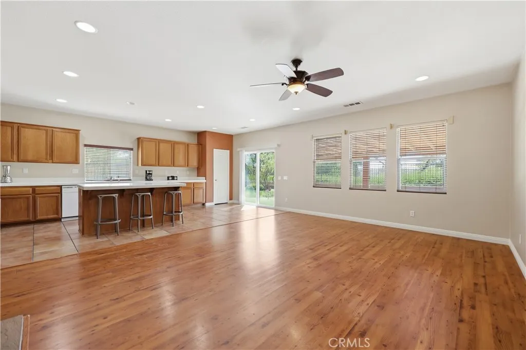 kitchen/living area