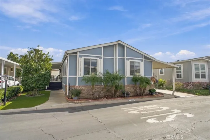 Absolutely Gorgeous and Spacious Turnkey Home!