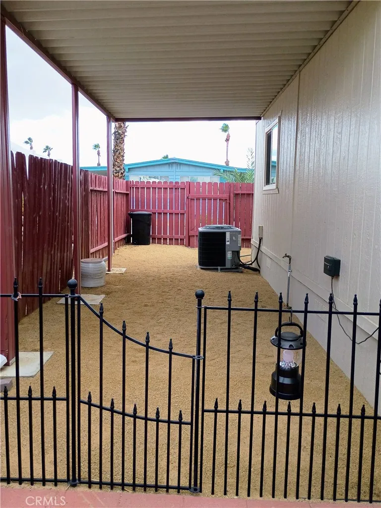 Fenced area (possible pets)