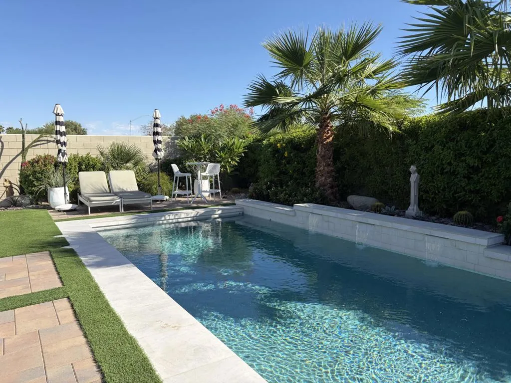 pool area pool area