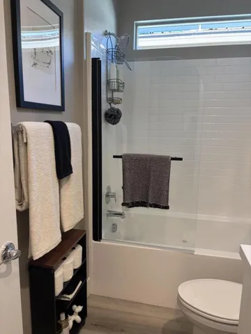 hall bath2