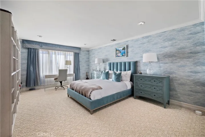 Guest bedroom