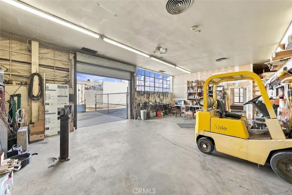 Entry to yard with roll up door