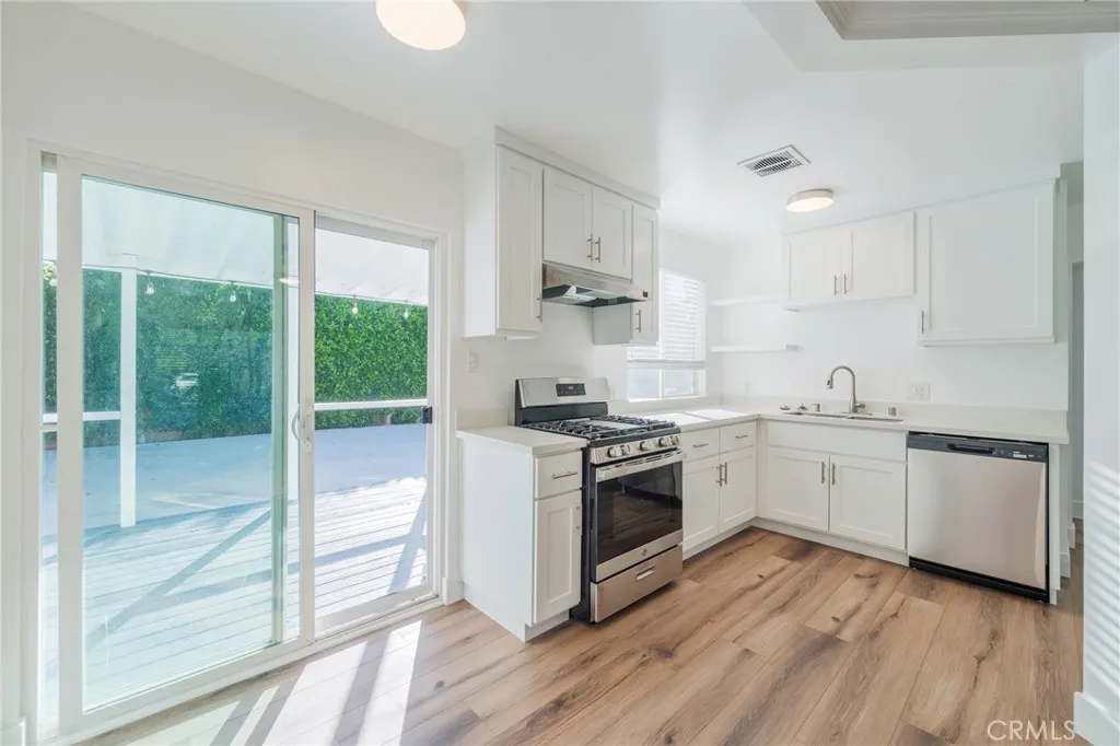 Bright Kitchen - Original