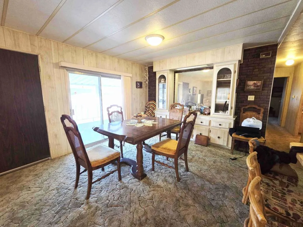 Dining Area with Built-Ins Dining Area with Built-Ins