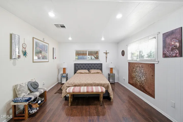 22_primary bedroom