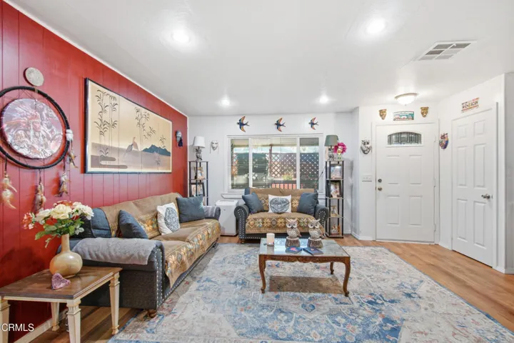 12_living room