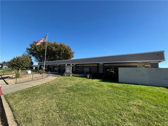 Office and spacious clubhouse.