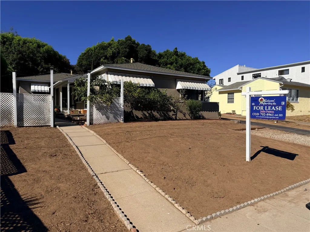 Front Curb Appeal(Lawn Landscape to be completed) Front Curb Appeal(Lawn Landscape to be completed)