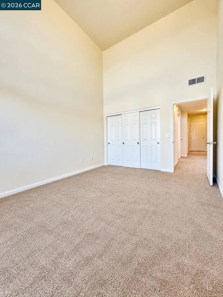 Spaious Vaulted Ceiling Master Bedroom Spaious Vaulted Ceiling Master Bedroom