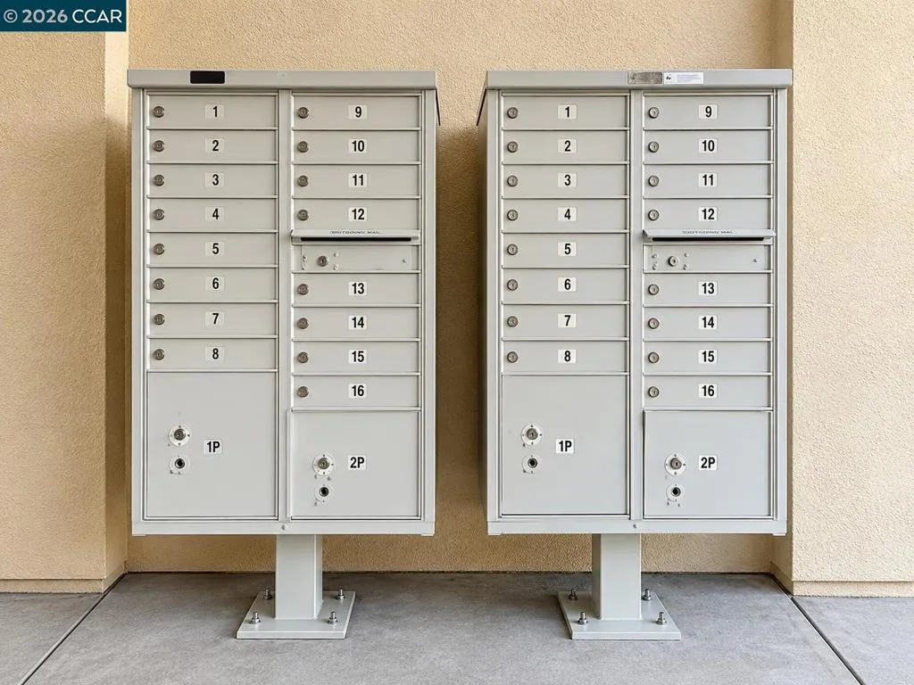 Mail Boxes Mail Boxes