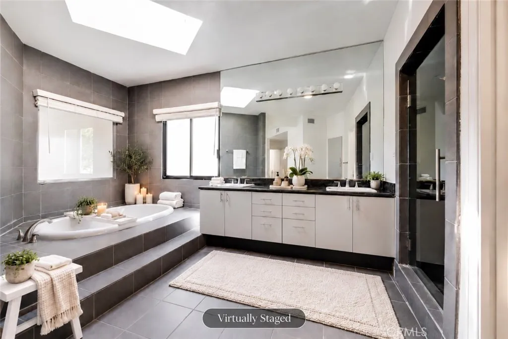 Primary Master Bath - Virtually Staged Primary Master Bath - Virtually Staged