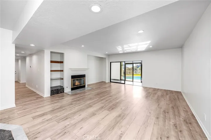 Den / Game Room