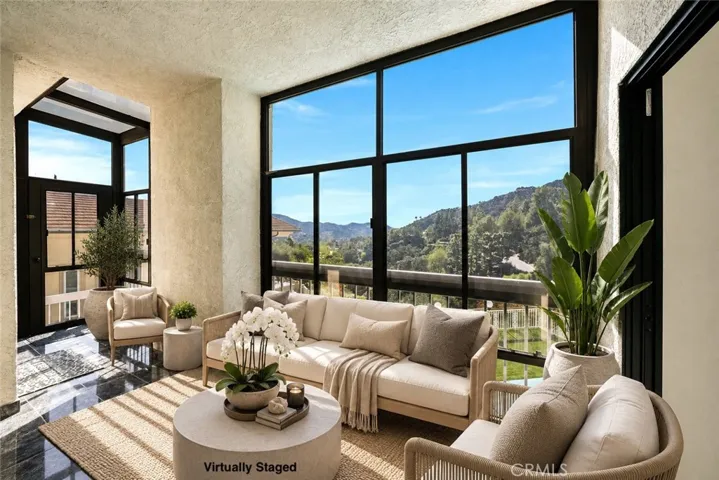 Solarium - Virtually Staged