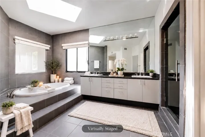 Primary Master Bath - Virtually Staged