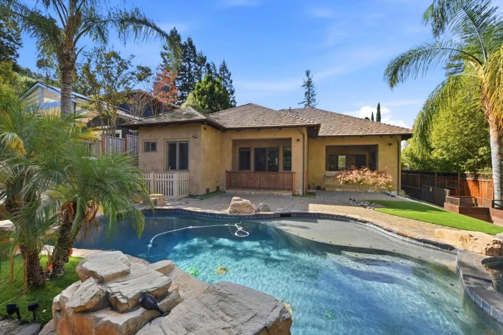Pool, spa and paver deck with rear elevation of the home, Los Gatos Pool, spa and paver deck with rear elevation of the home, Los Gatos