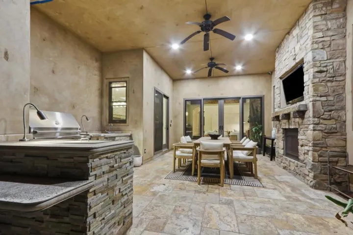 Outdoor kitchen with built-in BBQ and loggia dining, Los Gatos