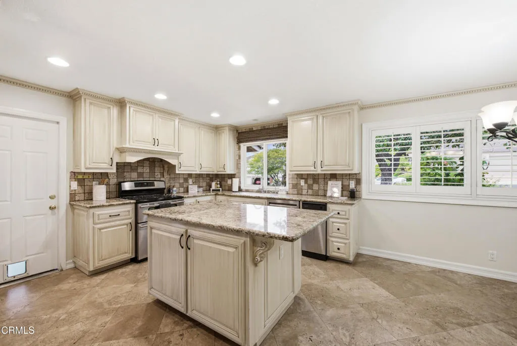 1612 San Rafael Way Camarillo 2-12 1612 San Rafael Way Camarillo 2-12