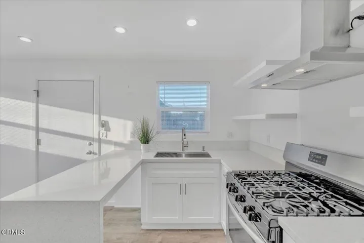 05-1420 W 69th St-9