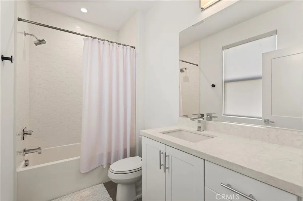 3rd Floor Ensuite Bathroom