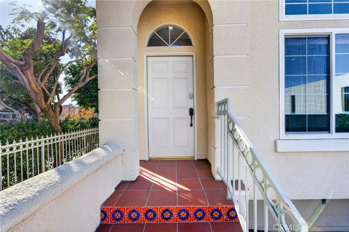 Tiled Front Steps to Entry