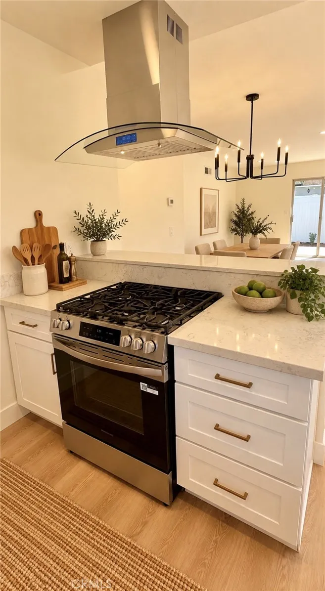 Kitchen Peninsula - Virtually Staged