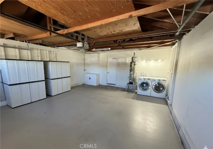 Ample garage with washer and dryer included