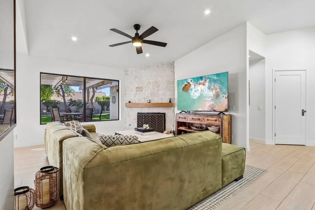 10-web-or-mls-Descanso Cir-S2710-010 10-web-or-mls-Descanso Cir-S2710-010