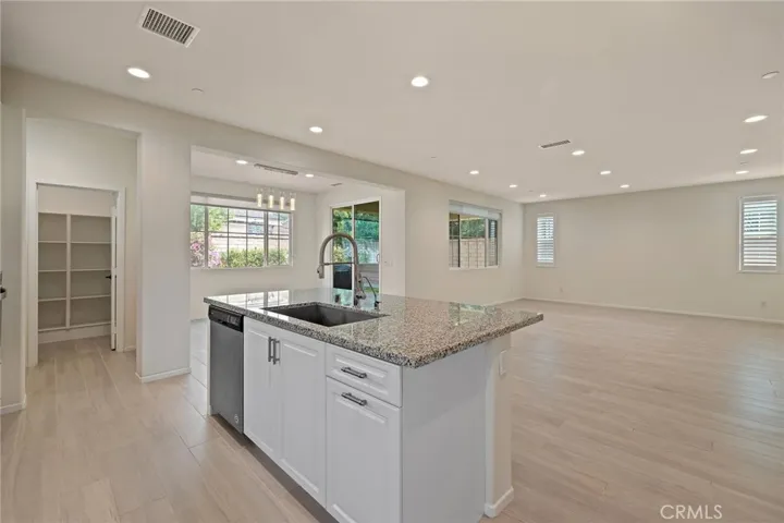 Walk-in Pantry