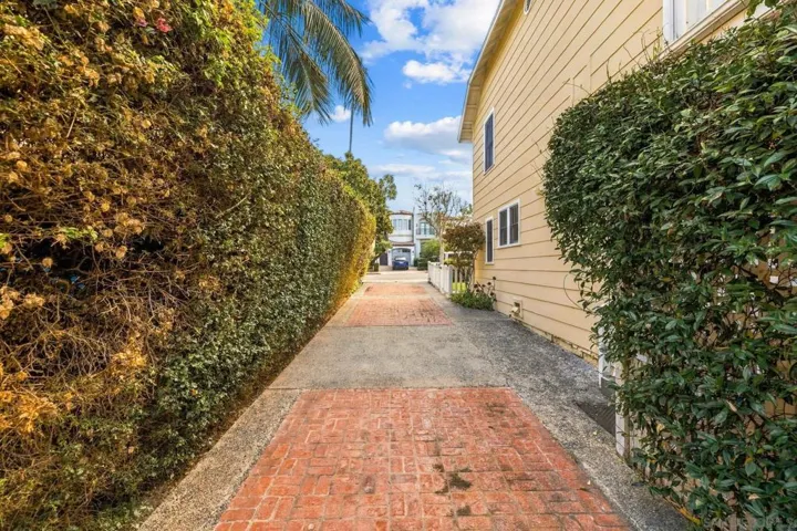 Parking for 3 vehicles in driveway