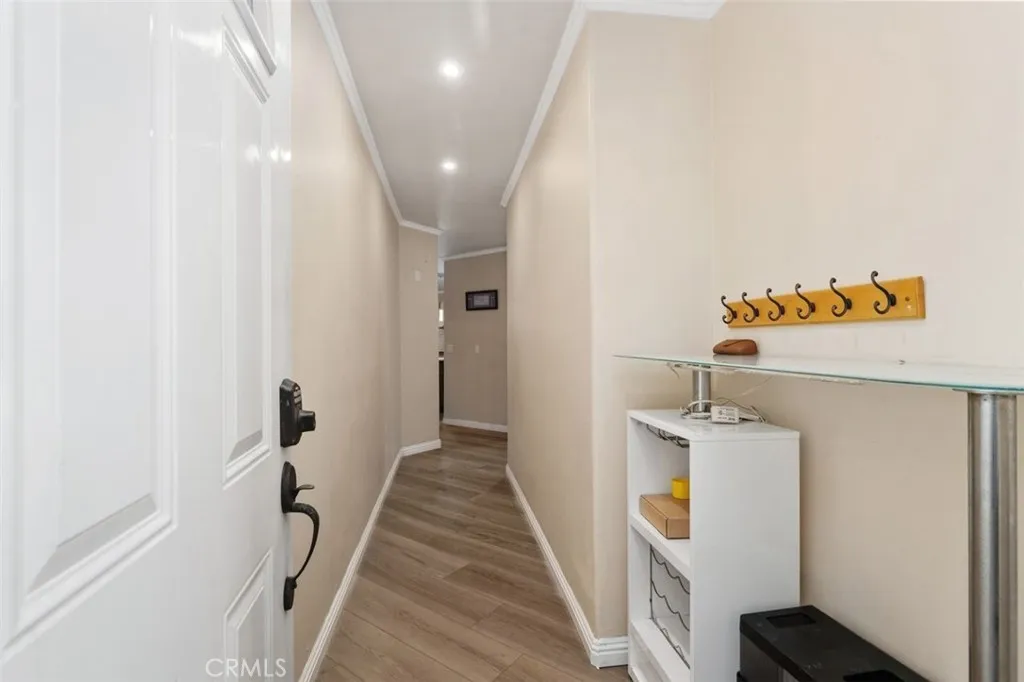 Foyer/Hallway Foyer/Hallway