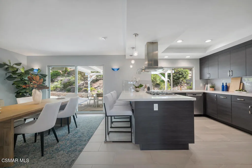 Kitchen/Dining Kitchen/Dining