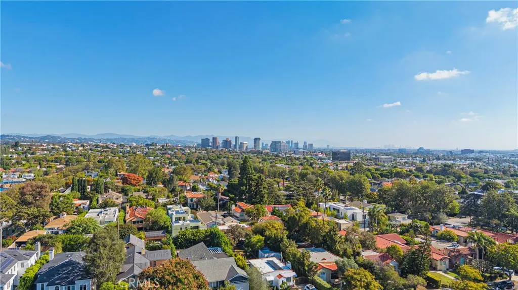 Your beach home in the highly desirable Montana - Wilshire area. Your beach home in the highly desirable Montana - Wilshire area.